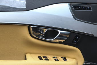 2015款沃尔沃XC90 2.0T自动 T6智逸版5座