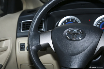 2013款花冠1.6L手动豪华版