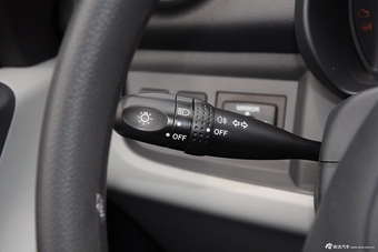 2015款奥拓1.0L自动限定版