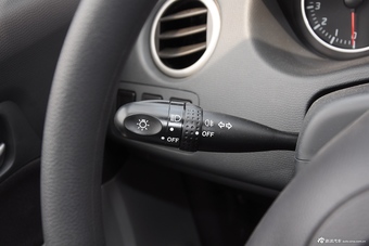 2015款雨燕1.5L自动限定版