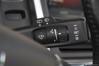 2015款沃尔沃XC60 2.0T T5 AWD智驭版