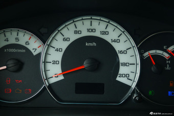 2014款五菱宏光S 1.2L手动舒适型