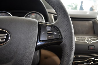 2013款奔腾B50 1.6L自动豪华版