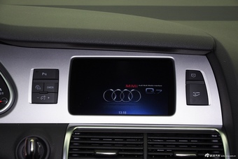 2015款奥迪Q7 35TFSI进取型