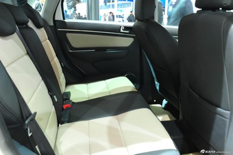 北京汽车E系列CROSS