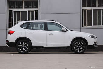 2014款中华V5 1.5T手动两驱运动型