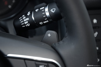 2016款捷豹XF 2.0T自动两驱风华版