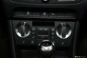 2015款奥迪Q3 35TFSI舒适型