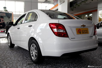 2014款爱唯欧三厢1.4L手动舒享版