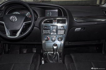 2014款中华V5 1.5T手动两驱运动型