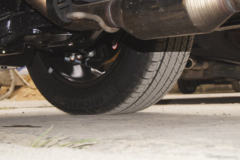 2015款比亚迪S7升级版2.0T自动尊贵型