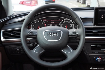 2015款奥迪A6L 35FSIquattro舒适型