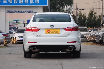 2016款奔腾B70 2.0L自动尊享型