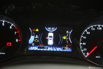 2016款比亚迪宋1.5TI手动尊贵型