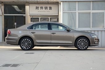 2016款帕萨特1.8T自动330TSI