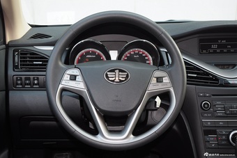 2016款奔腾B70 2.0L自动尊享型