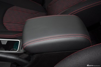 2015款 宝骏560 1.8L手动舒适型