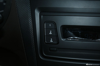 2015款五菱宏光S1 1.5L手动标准型