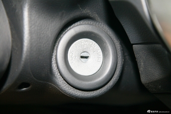 2013款骊威劲锐1.6XL CVT舒适版