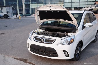 2015款绅宝D20两厢1.5L自动乐享版