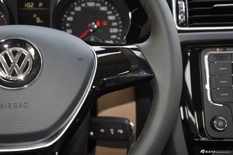 2015款速腾230TSI自动舒适型