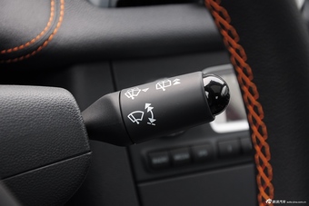 2015款smart fortwo 1.0 MHD 炫闪特别版