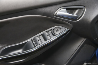 2012款福克斯两厢1.6L自动风尚型