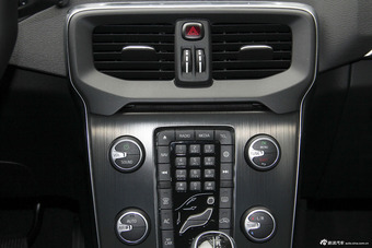 2016款沃尔沃V40 1.5T自动 T3 智逸版