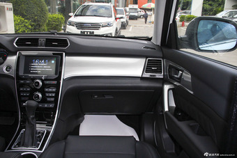 2016款哈弗H2 1.5T自动两驱豪华型