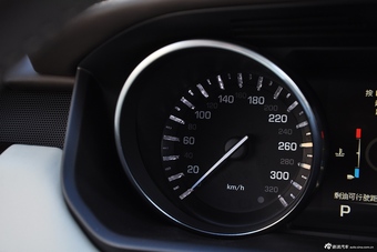 2015款揽胜运动版3.0 V6 SC 锋尚创业版