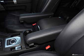 2015款第四代发现3.0 SDV6 HSE柴油版