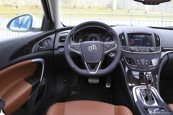 2014款君威2.0L自动精英时尚型