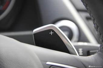 2015款宝马X1 2.0T自动xDrive20i 时尚晋级版