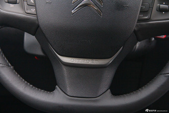 2015款东风雪铁龙C3-XR 1.6L手动先锋型