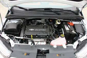 2014款爱唯欧两厢1.6L自动风尚版到店实拍