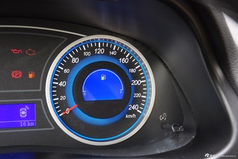 2015款吉利EC8 2.0L手动精英型