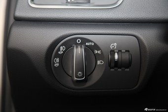 2013款奥迪Q3 40TFSI quattro四驱豪华型