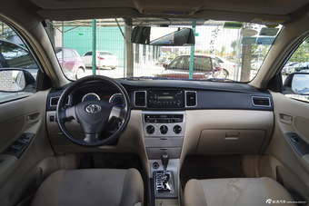 2013款花冠1.6L自动卓越版图片