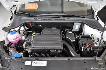 2013款桑塔纳1.6L自动舒适版 平安白