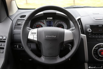 2015款五十铃mu-X 3.0T自动四驱探索型