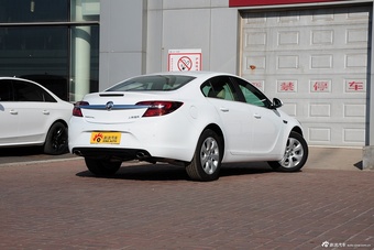 2015款君威2.0L自动领先时尚型