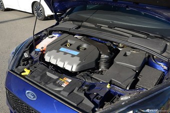 2015款福克斯ST 2.0T手动标准版