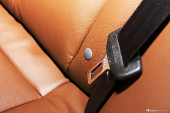 2014款奔腾B90 1.8T自动豪华型到店实拍