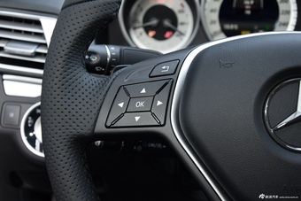 2014款奔驰E260 2.0T自动敞篷版