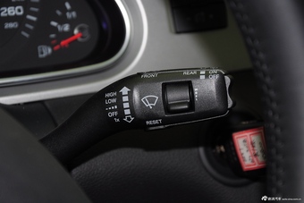 2015款奥迪Q7 35TFSI进取型