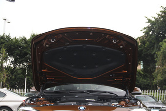 2016款宝马3系 2.0T自动320Li时尚型