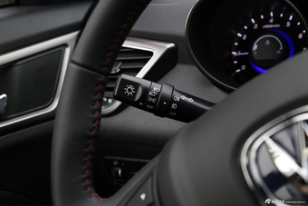 2014款长安CS75 2.0L手动豪华型国5