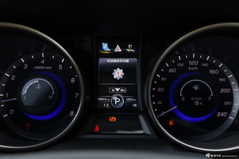 2014款长安CS75 1.8T自动精英型国5