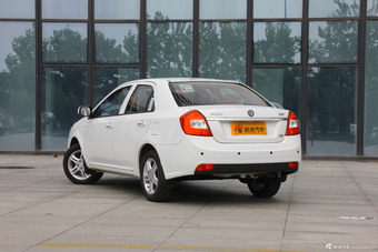 2014款金刚三厢1.5L手动进取型到店实拍