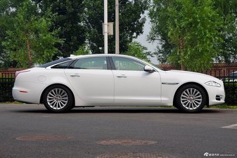 2015款捷豹XJL2.0T两驱典雅商务80周年典藏版